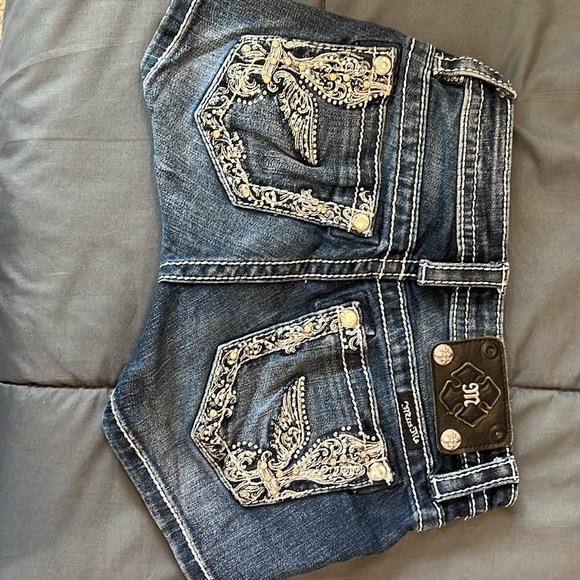 Miss Me Children’s Rhinestone Pocket Shorts Size 8 - Picture 2 of 9